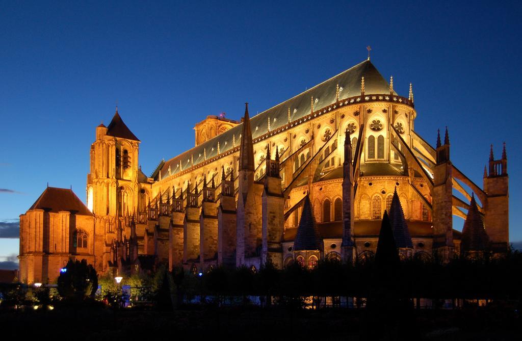 Hotel Campanile Bourges Nord - Saint-Doulchard Exterior foto