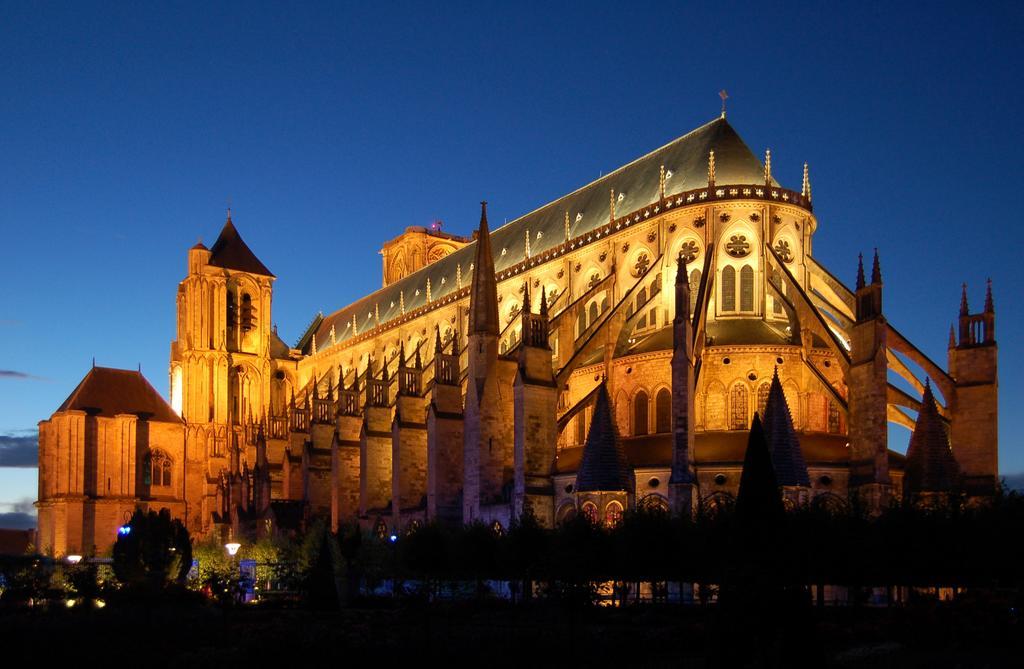 Campanile Bourges Nord - Saint-Doulchard Hotel Exterior foto