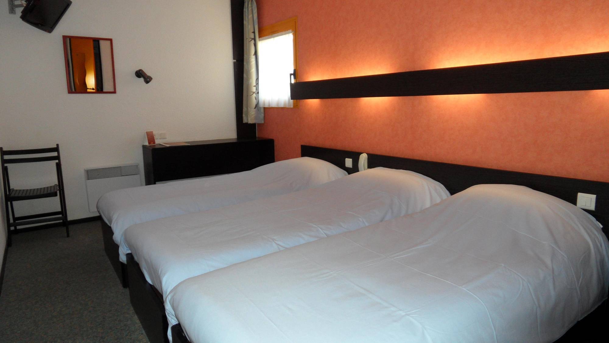 Hotel Campanile Bourges Nord - Saint-Doulchard Exterior foto